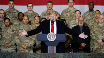 트럼프 "필요하면 군사력 쓸 수도 있다"···김정은과 기싸움