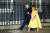 도널드 트럼프 미국 대통령과 부인 멜라니아 여사가 3일(현지시간) 나토 정상회의에 앞서 런던 다우닝가 10번지 앞을 지나고 있다. [AP=연합뉴스]
