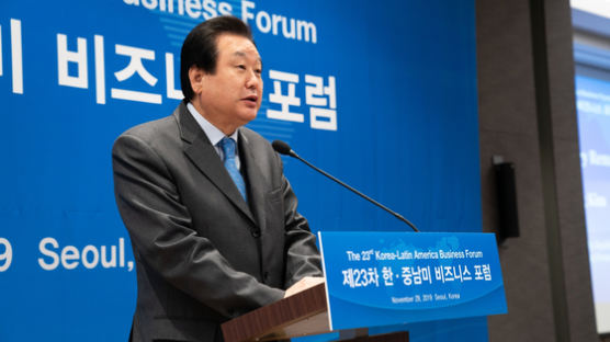 "文 주저말라"···김무성, 총리 적임자로 김진표 지지한 까닭