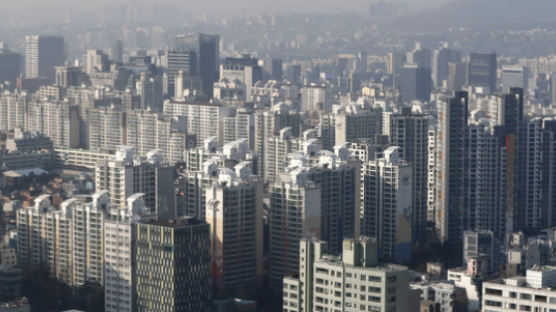 “서울 새 아파트, 30년된 노후 아파트보다 비싸졌다”