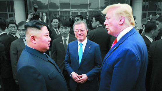 “트럼프, 2년 전 한국서 美 민간인 소개령 내리려 했다”