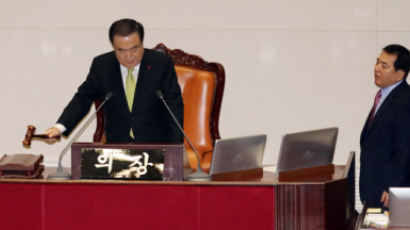 제1야당 한국당 뺀 채···512조 예산이 28분만에 통과됐다