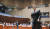 황교안 자유한국당 대표가 11일 오후 서울 여의도 국회에서 열린 의원총회에 참석해 발언을 마친 뒤 연단을 내려오고 있다. 김경록 기자 