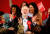 영국 제1야당인 노동당의 제레미 코빈 대표가 11일 마지막 선거유세 장에서 지지자들에게 투표를 호소하고 있다. [로이터=연합뉴스]
