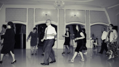 춤추던 70대 여성, 바닥에 '꽈당’…대부분 원인은 이것