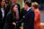 지난 12일 벨기에 브뤠셀에서 열린 유럽연합(EU) 정상회의에서 산나 마린 핀란드 총리(왼쪽)가 에마뉘엘 마크롱 프랑스 대통령을 만나고 있다. 마크롱은 만 39세이던 2017년 5월 프랑스 대통령에 올랐다. [로이터=연합뉴스] 