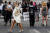 지난 15일 빅토리아 베컴 쇼장 앞에서 시위하고 있는 '멸종 저항' 단체 회원들. [사진 연합뉴스=로이터]