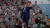 버락 오바마 미국대통령이 2014년 4월 서울 용산 미군기지 내 콜리어필드에서 주한미군 병사를 대상으로 연설을 하기위해 입장하고 있다. [사진공동취재단]