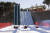 스노위랜드의 대표 시설 레이싱 썰매. 20·30도 경사의 슬라이드를 타고 내려와 눈밭으로 미끄러진다. 백종현 기자 