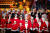 20일 오후 서울 종로구 조계사 일주문 앞에서 열린 크리스마스트리 점등식에서 대한불교조계종 합창단 어린이들이 점등 축하 합창을 하고 있다. [연합뉴스]
