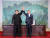 왼쪽부터 김정은 국무위원장과 문재인 대통령 [사진 Business Insider]