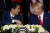 지난 9월 25일 도널드 트럼프 미국 대통령과 아베 신조 일본 총리가 미국 뉴욕에서 미일 무역협정에 서명한 뒤 악수하고 있다. [AP=연합뉴스]