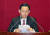 주호영 자유한국당 의원이 24일 서울 여의도 국회 본회의에서 열린 '선거법 개정안'에 대해 무제한토론에서 사탕을 먹으며 발언을 이어가고 있다. [뉴시스]