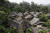 인도네시아 반텐주 우라르 바두이족 마을의 가옥 모습. 현대 문명을 등지고 살아온 이들은 자연속에 의식주를 해결하며 살아간다. 대나무와 야자 나무 껍질로 가옥을 만든다.[EPA=연합뉴스]
