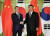 문재인 대통령이 23일 중국 베이징 인민대회당에서 시진핑 국가주석과 정상회담에 앞서 기념촬영하고 있다. [청와대사진기자단]