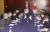 문재인 대통령과 아베신조 일본 총리가 24일 중국 쓰촨성 청두 세기성 샹그릴라호텔에서 한일정상회담을 가졌다. [연합뉴스]