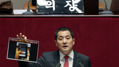 '비례한국당' 이어 '비례민주당' 접수···불붙은 당명 선점 싸움 