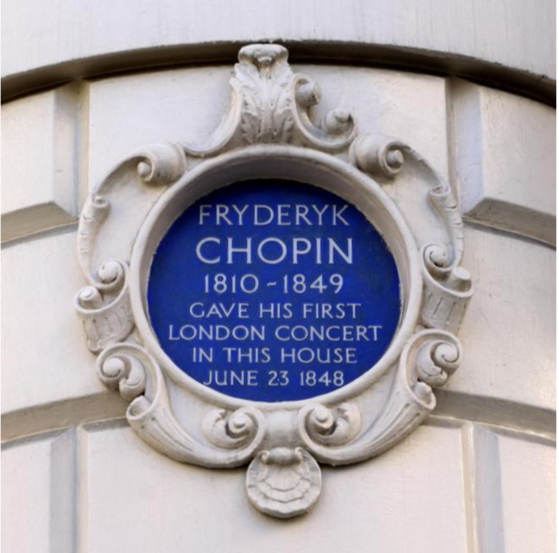 런던 이튼 플레이스 99번지 건물에 쇼팽의 첫 런던 대중연주회를 기념하는 현판이 걸려있다. [사진 Wikimedia Commons]