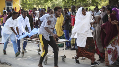 소말리아 차량 폭탄 테러로 최소 30명 사망, 출근길 아수라장 