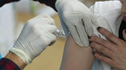 내년엔 중1도 무료 독감 접종…동네 성범죄자 신상 모바일로 확인