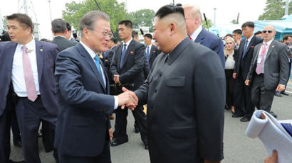 통일부 “이산가족상봉·영상편지 교환 정례화 추진”