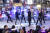 지난달 31일 미국 뉴욕 타임스 스퀘어에서 진행된 2020 새해맞이 생방송 프로그램에서 방탄소년단(BTS)이 공연을 하고 있다. [AP=연합뉴스]〉