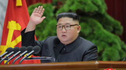 김정은 "미국 강도적 행위···머지않아 새 전략무기 보게 될 것" 