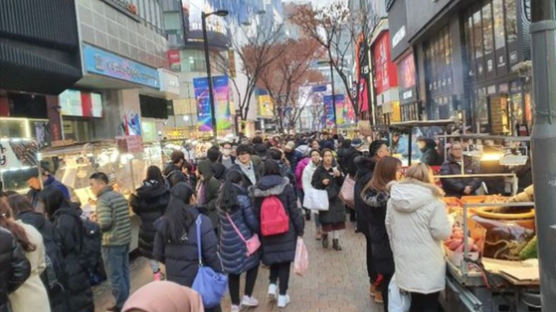 한국 찾는 일본인도 줄었다···부산 관광객 13개월 만에 감소