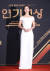 12월 31일에 열린 '2019 KBS 연기대상' 시상식의 레드카펫 행사에 참가한 배우 신혜선. 단아한 이미지의 오프숄더 드레스로 우아한 자태를 뽐냈다. [뉴시스]