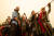  국가 비상사태가 내려진 3일(현지시간) 호주 빅토리아주 말라쿠타 지역 주민들이 군인이 제공한 보트를 타고 마을을 빠져나가고 있다. [AFP=연합뉴스]
