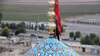 피의 붉은 깃발 올렸다, 이란 복수 암시에 美 "52곳 반격" 경고