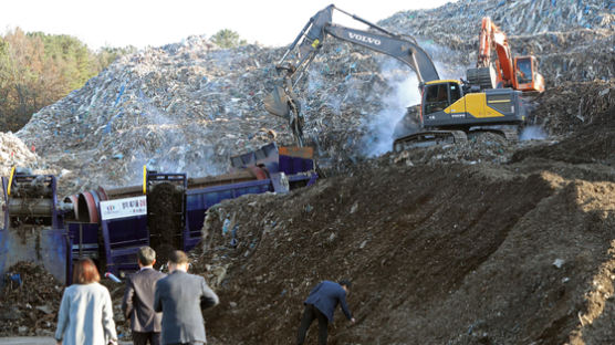 국제 망신 당한 '의성 17만t 쓰레기산'···법적 공방 제동, 왜