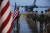 미군 병사들이 4일(현지시간) 노스캐롤라이나 포트브래그 기지에서 중동행 수송기에 탑승할 준비를 하고 있다. [AP=연합뉴스]