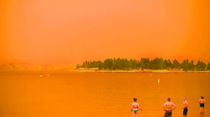 [사진] 호주 산불 확산 … 붉게 물든 하늘