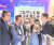 하현회 LG유플러스 부회장(오른쪽 두번째)이 7일(현지시각) 라스베이거스에서 개최된 CES 2020에서 LG전자 부스를 방문했다. [LG유플러스 제공]