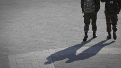 군 병사들, 잘못해도 영창 안간다…국회 '영창 폐지' 의결
