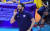스테파노 라바리니 여자 배구 대표팀 감독이 12일 태국 나콘라차시마에서 열린 2020 도쿄올림픽 아시아예선 결승전에서 작전 지시를 하고 있다. [사진 국제배구연맹]