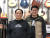 기타 전문점 세종수제악기 손창기(67, 왼쪽) 대표는 아들 손병기(40)씨와 매장을 운영한다. 추인영 기자