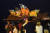 11일(현지시간) 호주 시드니 오페라 하우스 지붕에 소방관 이미지가 투영되고 있다. [AFP=연합뉴스]