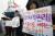 촛불청소년인권법제정연대 학생들이 지난달 1일 오후 서울 영등포구 여의도 국회의사당 앞에서 '만 18세 선거연령 하향 패스트트랙 본회의 통과 촉구 행동'을 하고 있다. [뉴스1]