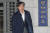 ‘감찰 무마’ 의혹을 받고 있는 조국 전 법무부 장관이 지난해 12월 27일 오전 구속영장이 기각된 후 서울 송파구 동부구치소를 나서고 있다. [뉴스1]