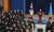 박근혜 대통령이 2016년 1월 13일 청와대 춘추관에서 가진 대국민 담화 및 기자회견에서 기자의 질의를 듣고 있다. [청와대사진기자단]