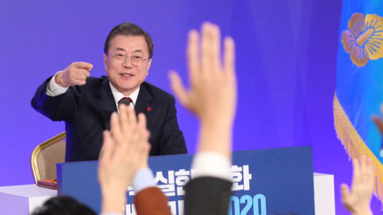 [문대통령 신년회견] “韓경제 좋아지고 있어…국민 삶의 질 향상 위해 노력”