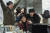 영화 '해치지 않아'에서 수습 변호사 태수(맨 왼쪽)는 '동산파크' 식구들과 동물원 살리기에 나선다. [사진 에이스메이커무비웍스]