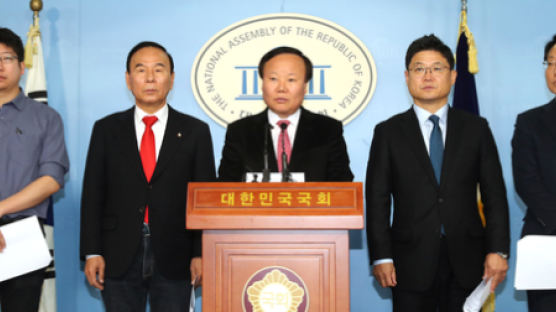 “대출 규제 완화, 분양가 상한제 폐지” 한국당 주택공약 발표