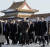 지난 2009년 11월17일 베이징을 방문한 버락 오바마 전 미국 대통령(가운데)이 수행원들과 자금성을 돌아보는 모습. [AP=연합뉴스] 