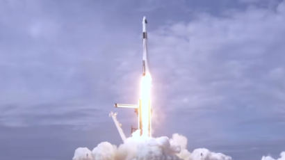 스페이스X 드래곤캡슐 비상탈출 시험 성공…“인류 우주탐사 이정표”