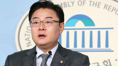 한국당 "文정권 폭정에 마냥 웃을 수 없는 설 명절"