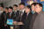 민변 부회장이던 임종인 전 의원(오른쪽에서 네 번째) 등 변호사 42명이 2003년 11월 9일 열린우리당 창당에 참여하는 기자회견을 하고 있다. 참여정부 때 민변의 정치세력화가 본격화했다.