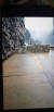 중국 후베이성 상양시에서 우한시로 가는 길목에 놓여있는 장애물들. 이는 현지 중국 주민들이 우한에서 오는 사람들을 막기 위해 자발적으로 쌓아놓은 것으로 추정된다. [현지 독자 제공]